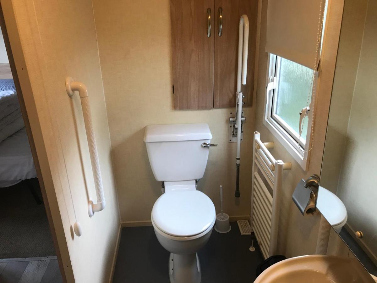 Accessible Wheelchair Friendly Caravan, Lg24, Shanklin, Isle Of Wight Exteriör bild