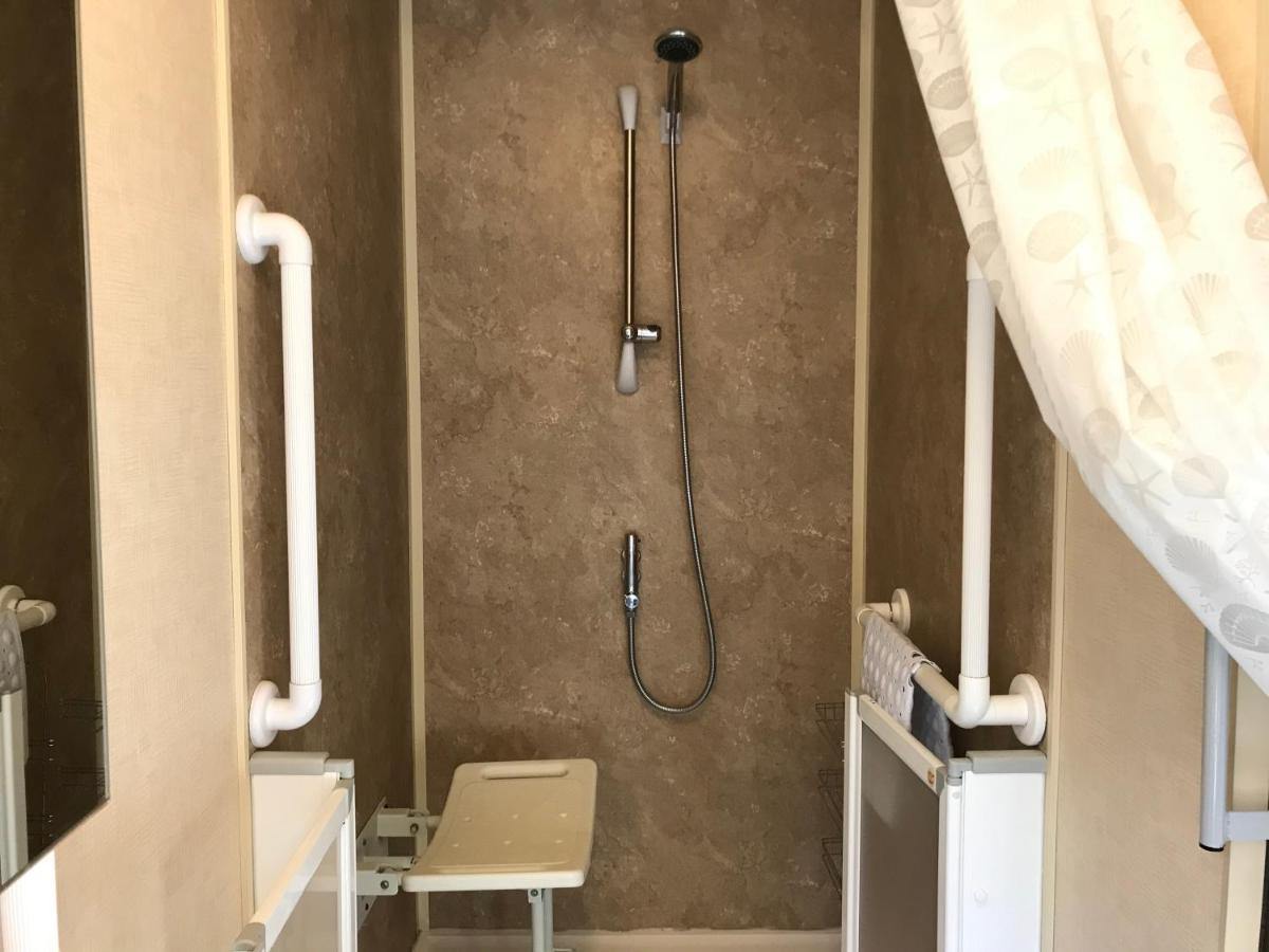 Accessible Wheelchair Friendly Caravan, Lg24, Shanklin, Isle Of Wight Exteriör bild